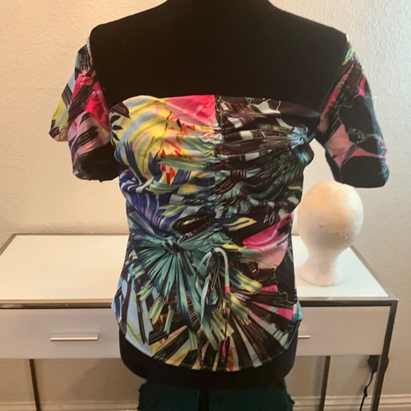 NWT BEBE SEXY STRAPLESS TROPICAL SATIN TOP  w/ DROP SLEEVES😍😍😍😍😍😍 - Picture 6 of 14